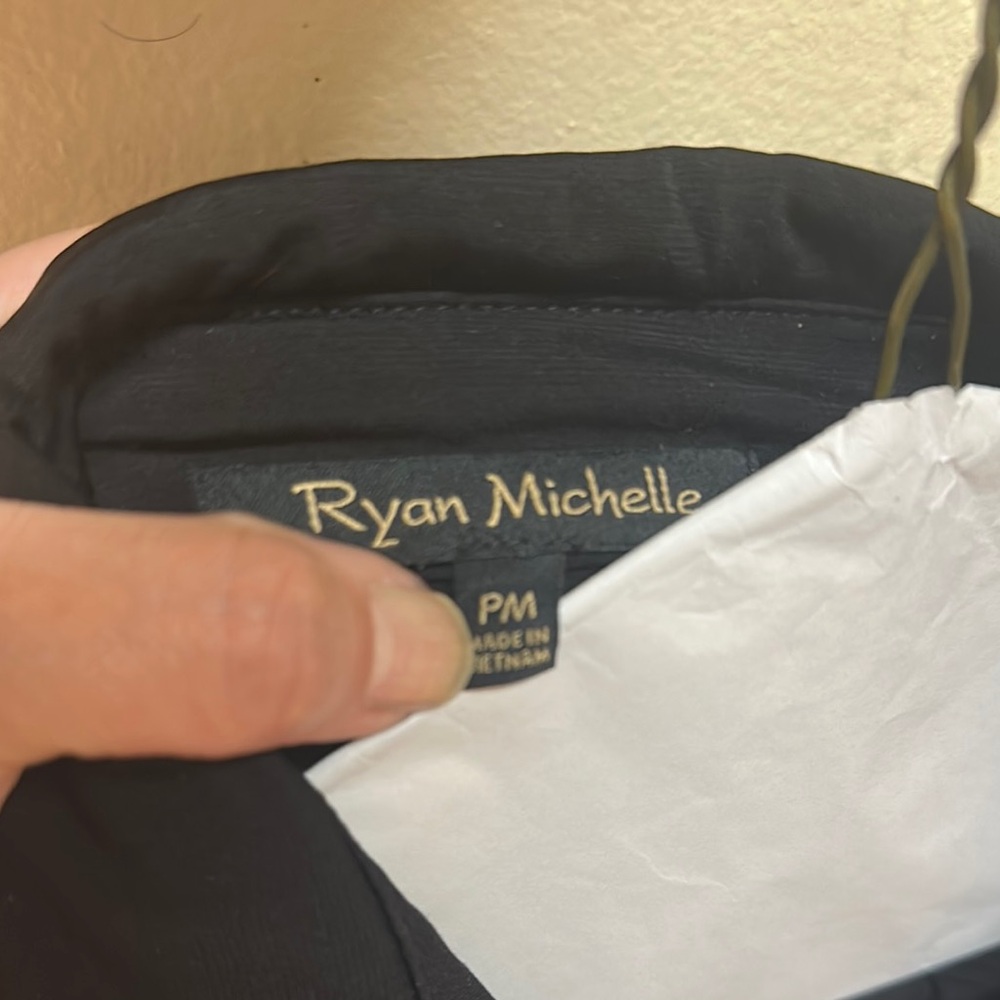 Ryan Michelle Black Blazer ,usado